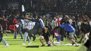 [속보] 인도네시아 축구장 참사 사망자 174명으로 늘어