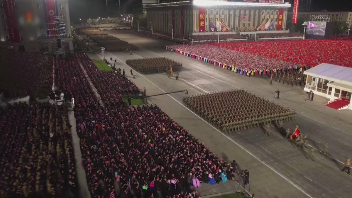 "북한 열병식 훈련장에 1만명 넘는 병력…수송차량도 늘어"