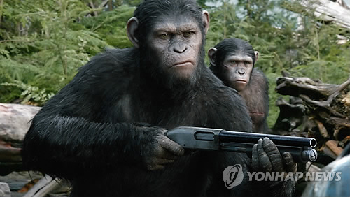 영화 '혹성탈출: 반격의 서막' 중 한 장면. (AP=연합뉴스 자료사진)