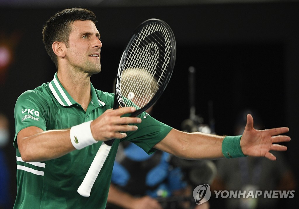 Racquet은 Djokovic을 격파하고 Tsberev를 이기고 Australian Open 준결승에 진출했습니다 (전체).