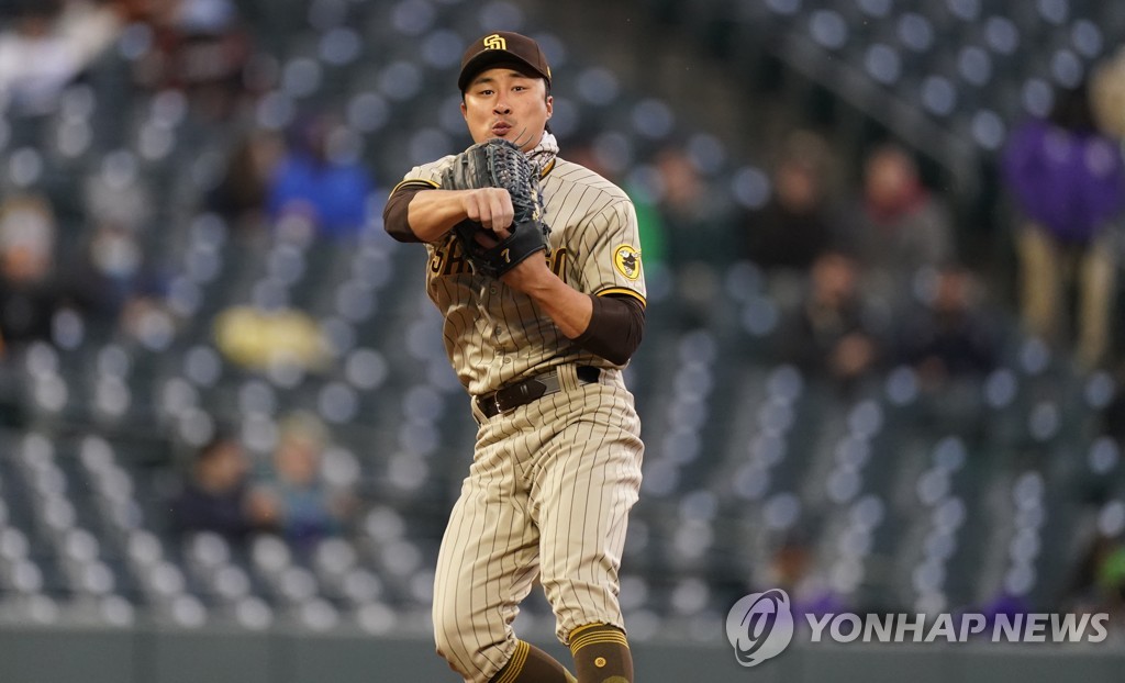 Being Ha-Seong Kim: Padres' everyday shortstop not trying to