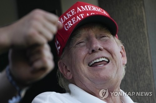 논란만 부른 트럼프의 골프 자랑…"주말 대회서 67타 우승"