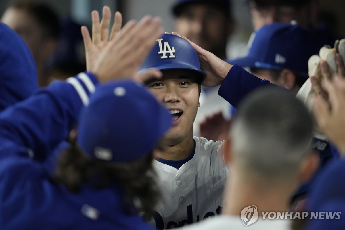 MLB 다저스, 3년 연속 지구 우승…오타니 결승타 폭발