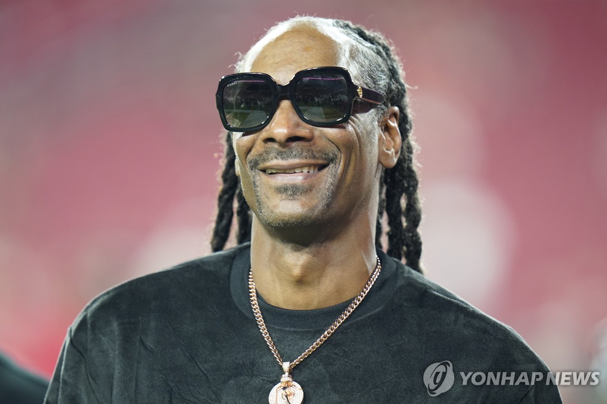 래퍼 스눕독, 트럼프 축하공연 비판에 난 여전히 100% 흑인