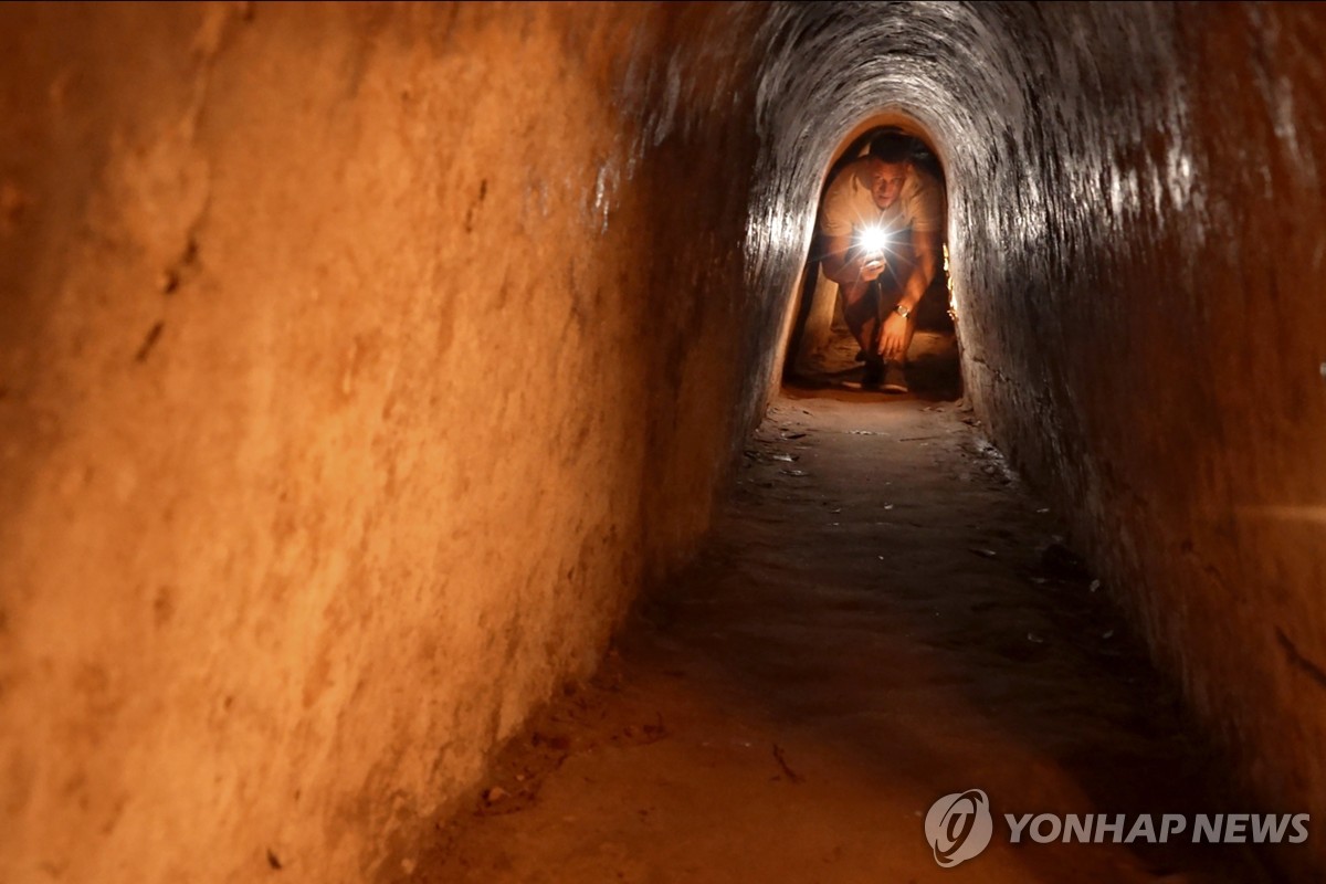 베트남전 관광지인 꾸찌 땅굴