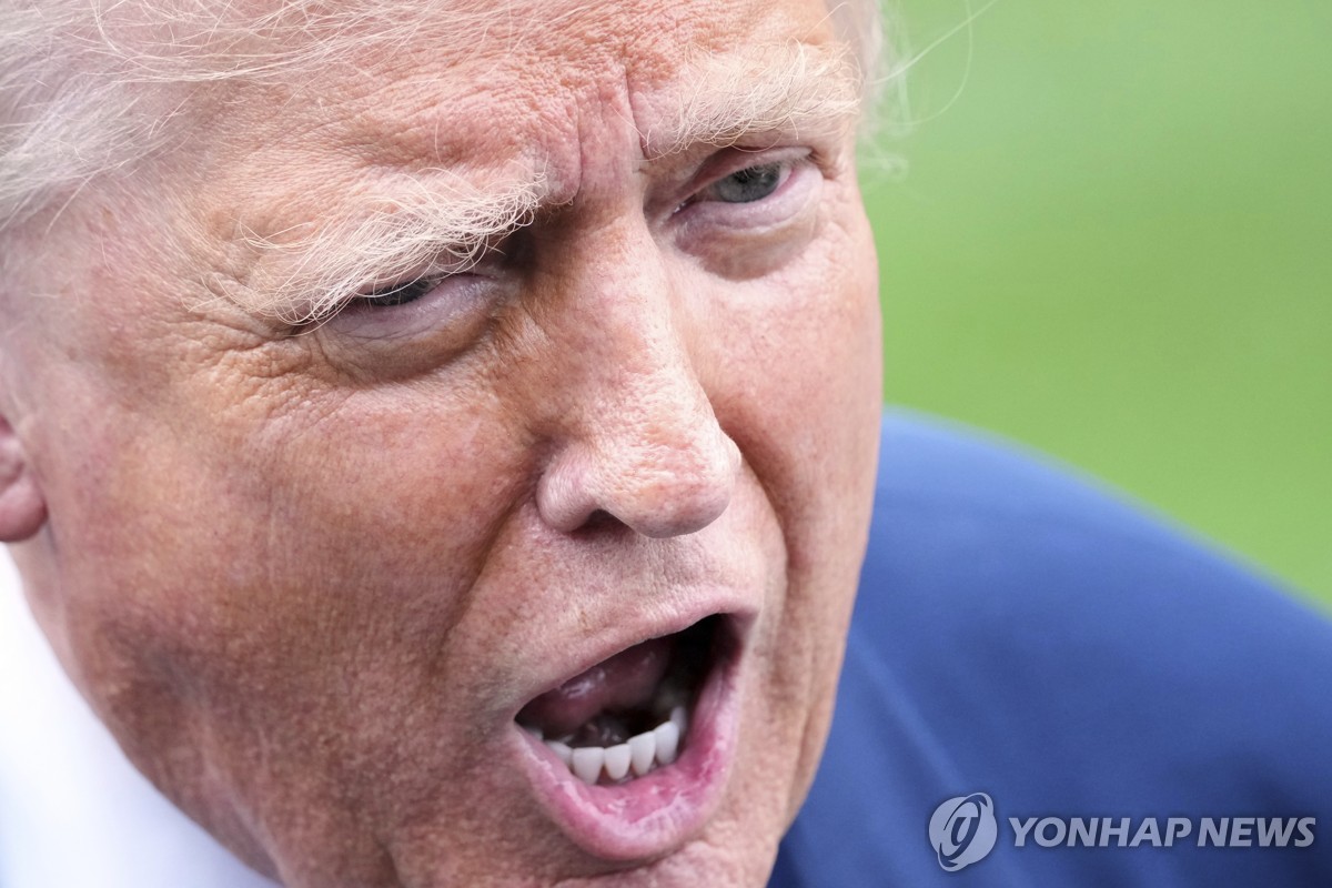 트럼프의 노동통계국장 경질에 "경제의 근간 허물어" 비…