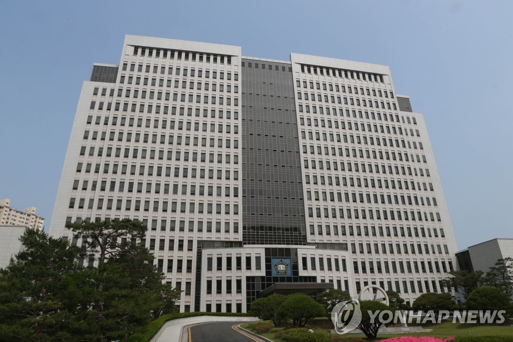 부산항 무자료 해상유 선박 유통 50대 징역형 집행유예