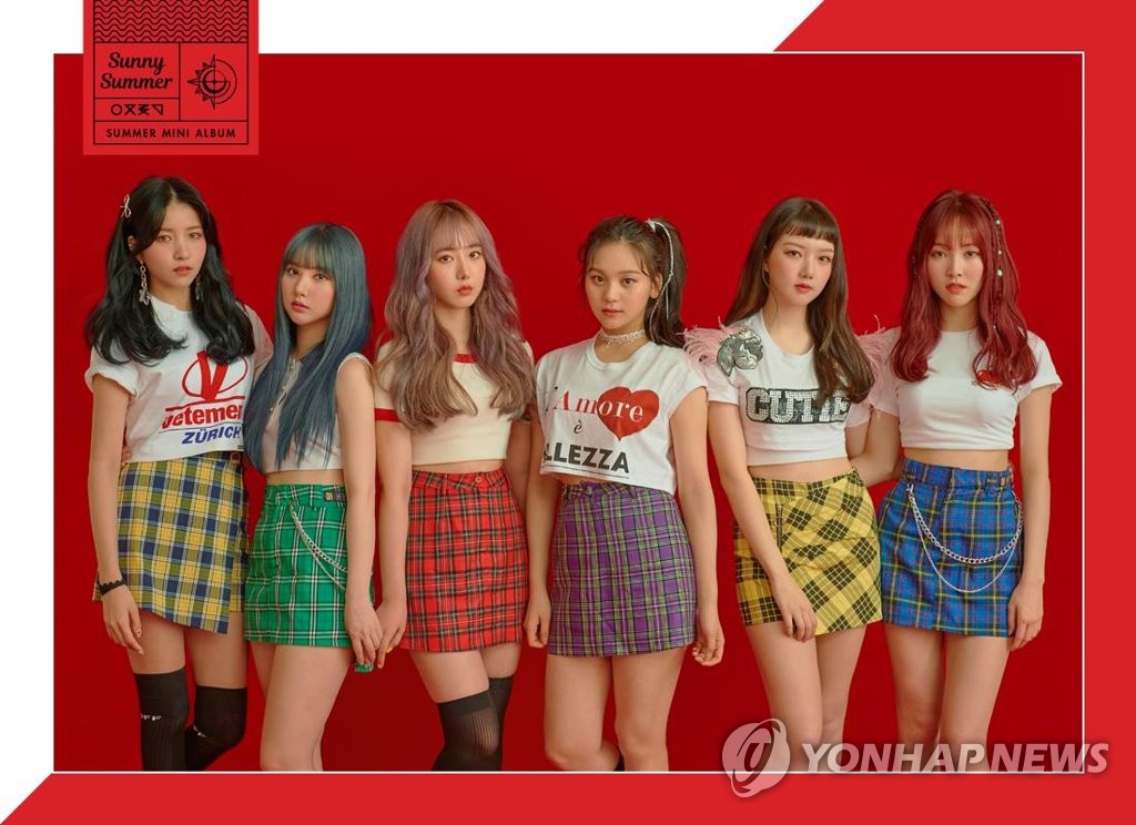 La foto, sin fechar, proporcionada por Source Music, muestra al grupo femenino de K-pop GFriend. (Prohibida su reventa y archivo)