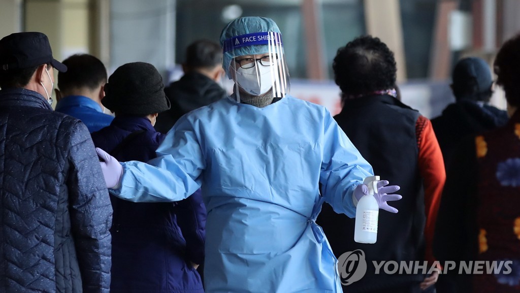 كوريا الجنوبية تسجل 2,111 إصابة جديدة بكورونا لتعود إلى أكثر من ألفي إصابة في 20 يوما
