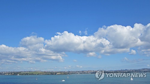 부산·울산·경남 맑다가 구름…"강풍 주의"