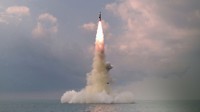 北朝鮮が中距離弾道ミサイル１発発射　日本上空通過