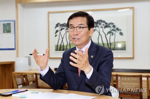 "교사는 예비살인자"…윤건영 충북교육감 특강 발언 논란