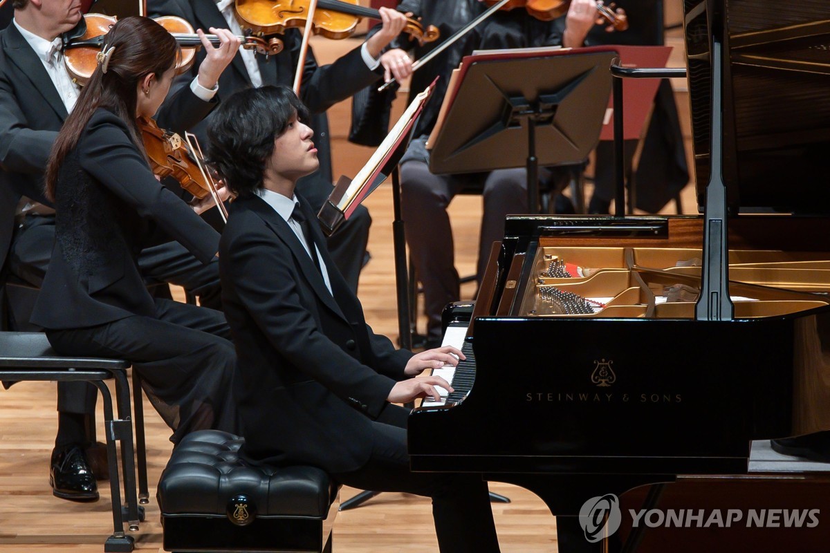 Pianist Lim Yunchan Soars Onto NYT's Best Classical Albums List ...