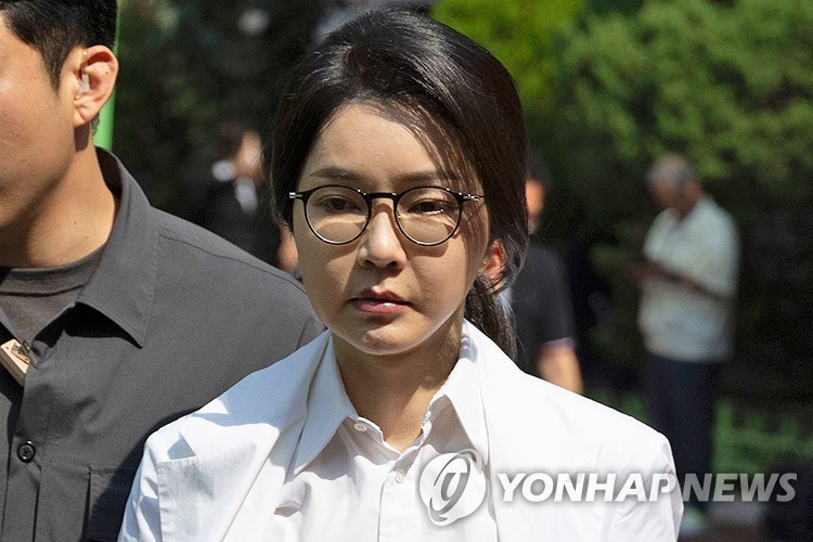 김건희, 오늘 구속 후 세번째 특검 출석…건진법사 의혹 등 조사