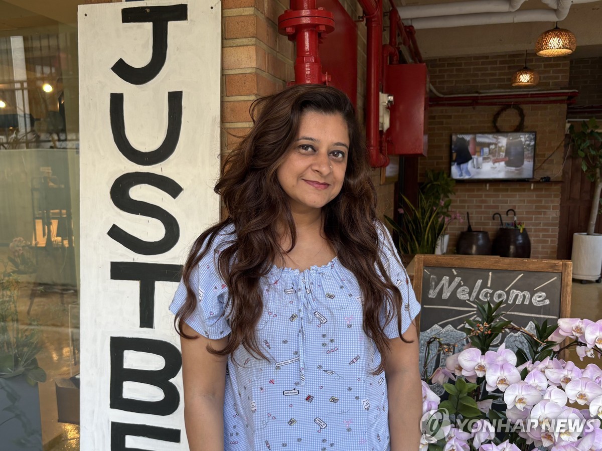 "만족스러워요" 소감 전하는 앤첼라 씨