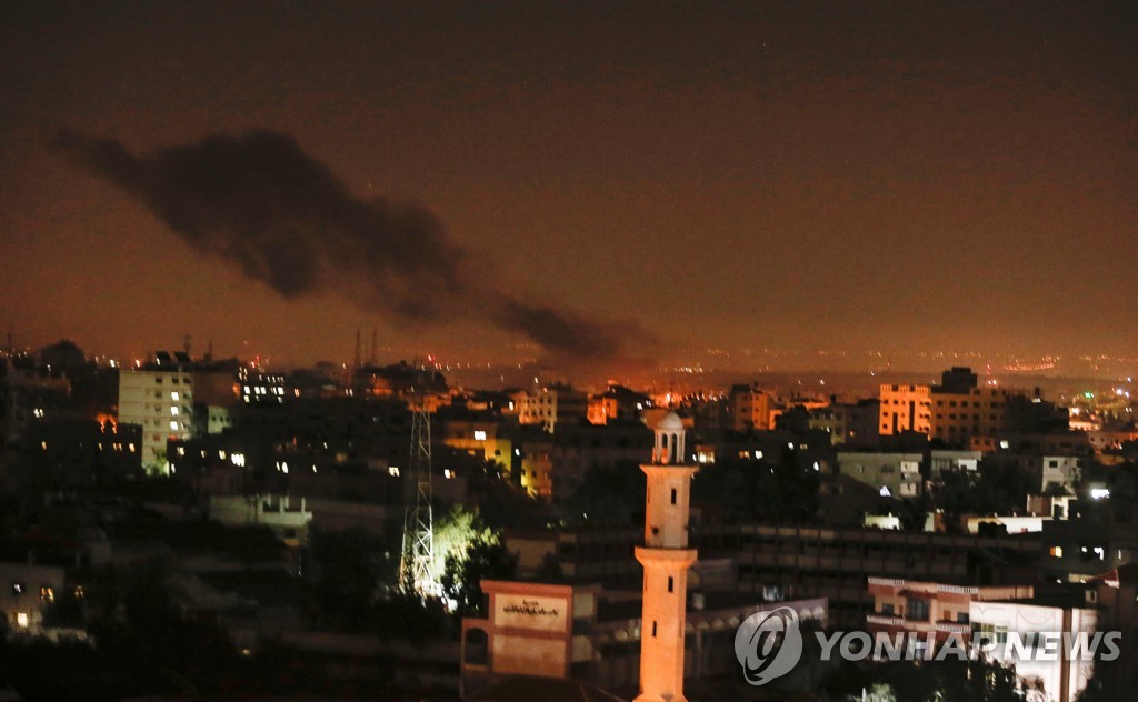 26일(현지시간) 가자지구 공습한 이스라엘군