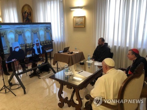 [우크라 침공] 교황·러시아정교회 수장 통화…"빨리 평화 도달해야"
