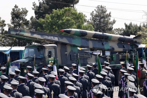  이란 '국군의 날' 퍼레이드…미사일·드론 다수
