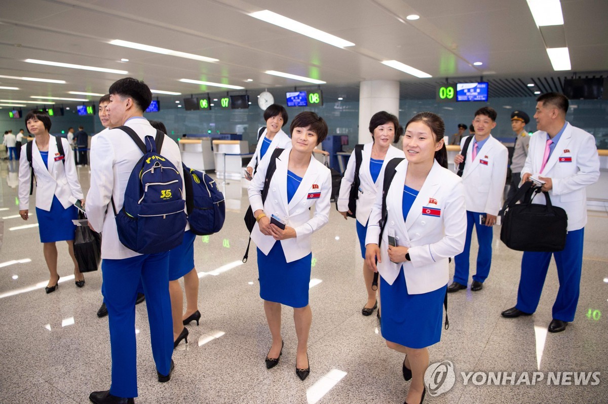 8년 만에 올림픽 출전하는 북한, 프랑스로 출국