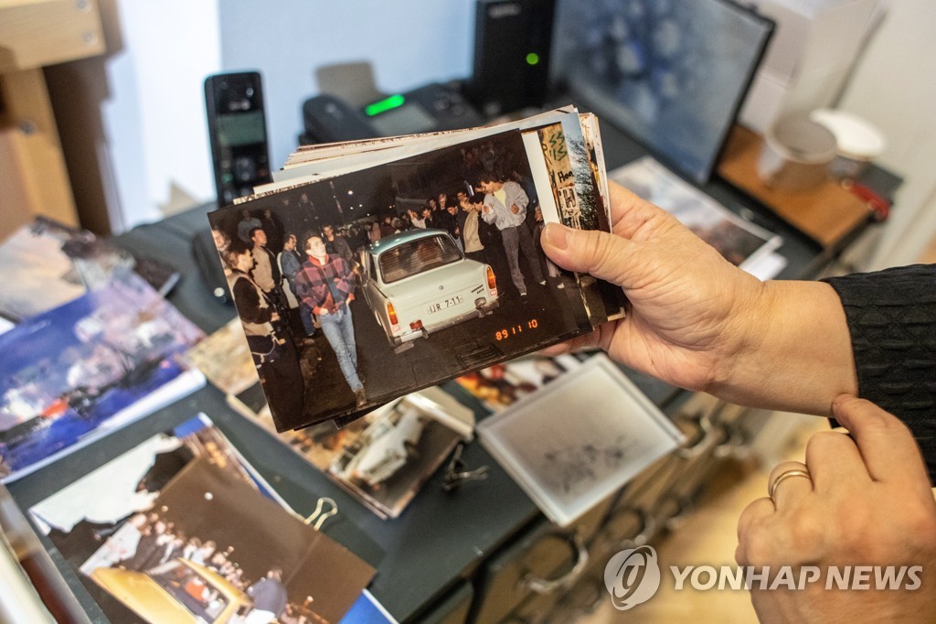 베를린 장벽 붕괴 당시 사진들 [EPA=연합뉴스]
