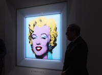 경매에 나온 앤디 워홀의 먼로 초상화…시작 가격 2천400억원