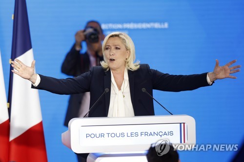 [프랑스 대선] "극우 후보 됐으면 어쩔 뻔"…유럽 지도자들 '안도', '축하'
