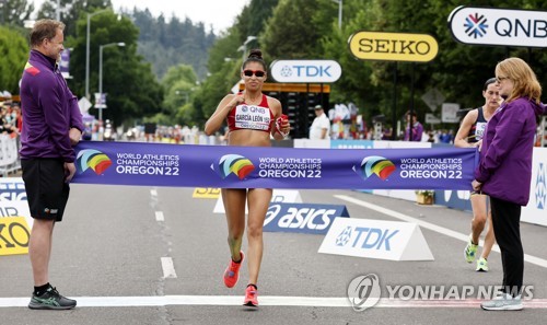 2022 오리건 유진 세계선수권 여자 35㎞ 경보에서 우승한 가르시아