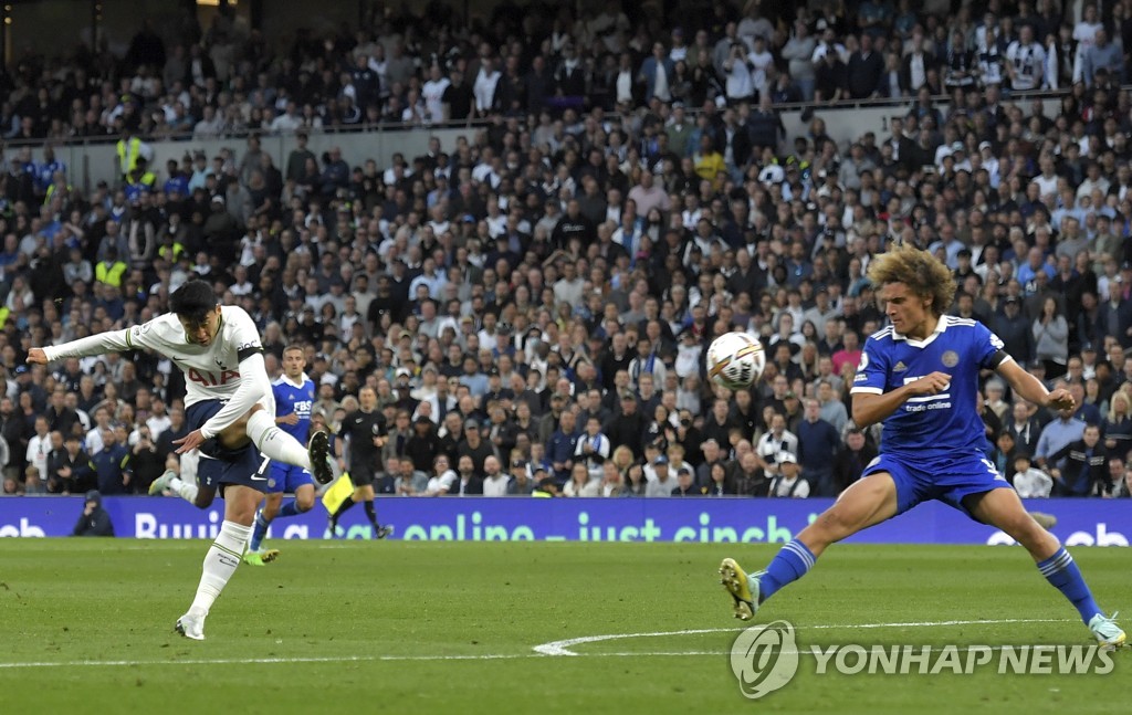 In this EPA photo, Son Heung-min of Tottenham Hotspur (L) scores against Leicester City during the clubs' Premier League match at Tottenham Hotspur Stadium in London on Sept. 17, 2022. (Yonhap)