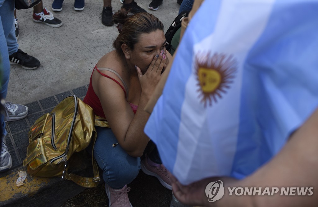 슬픔에 잠긴 아르헨티나 부통령 지지자