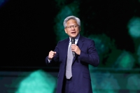 젠슨 황 "트럼프, AI 중요성 잘 알아…재산업화 비전 옳다"
