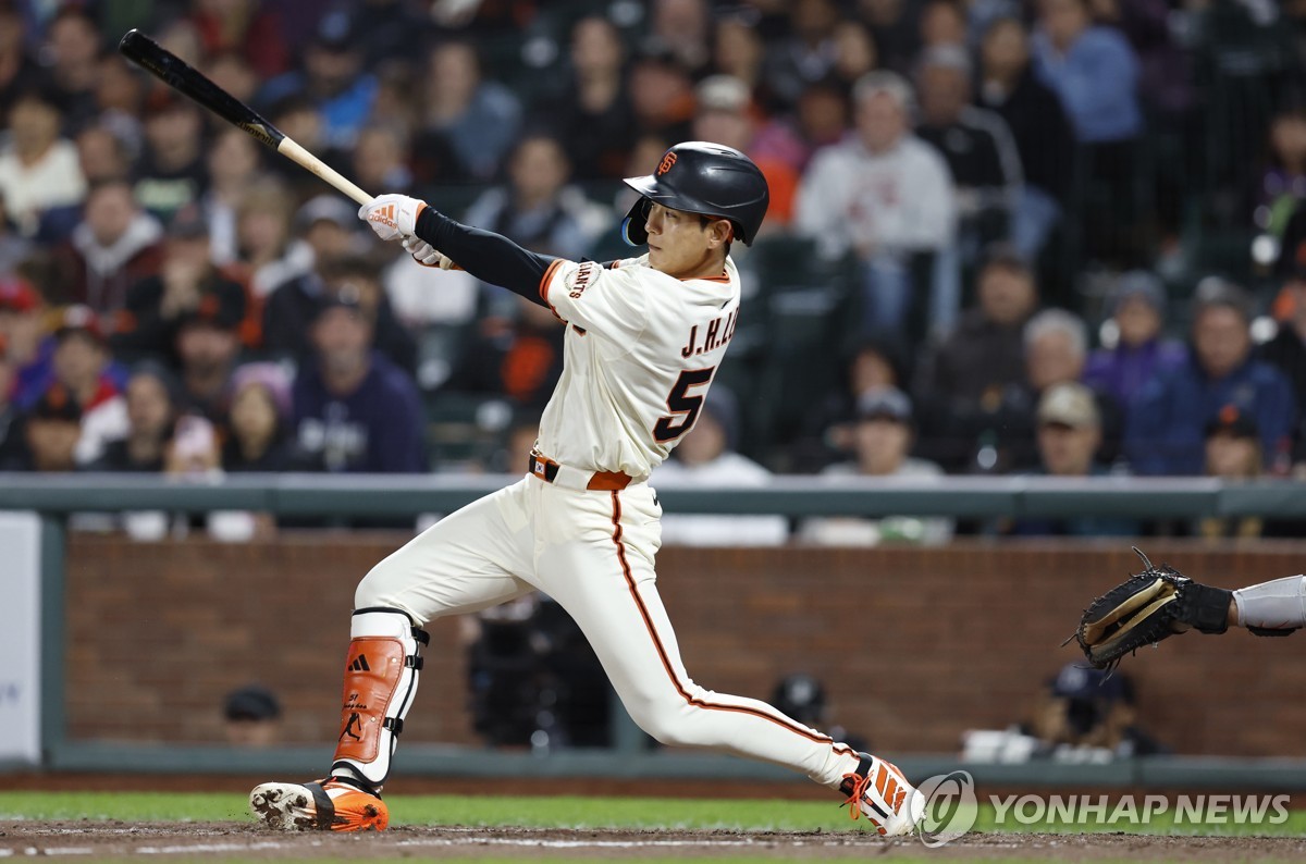 이정후, 유니폼 판매 MLB 전체 17위…커쇼보다 많이 나갔다