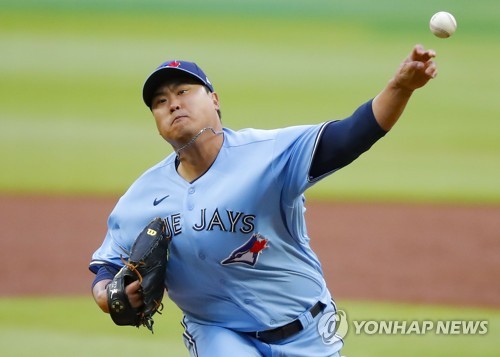 Well-executed plan, better balance help Ryu Hyun-jin to victory