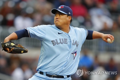 Hernández 2 HRs as Ryu, Blue Jays improve to 5-0 vs Braves