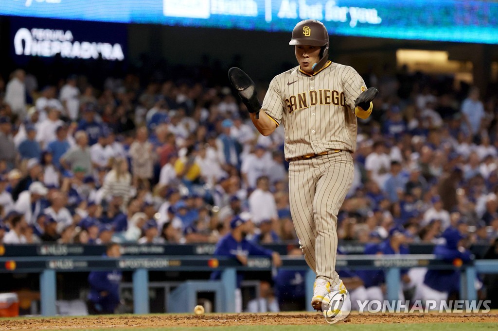 Kim Ha-seong comes out on top in Korean MLB clash