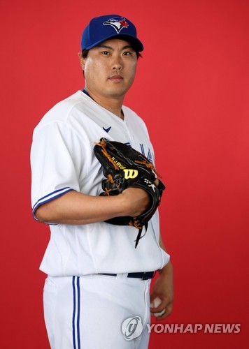 Ryu Hyun-jin throws seven shutout innings against Red Sox