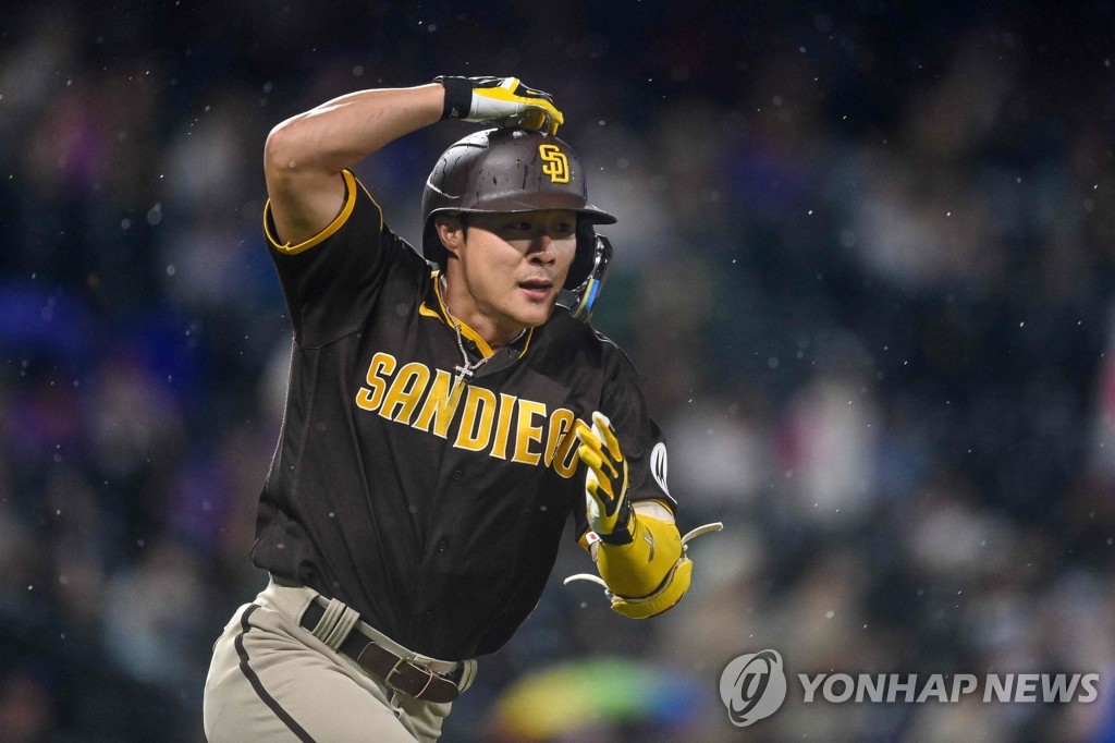Padres sweep Rangers in weekend series, but lose Ha-Seong Kim to