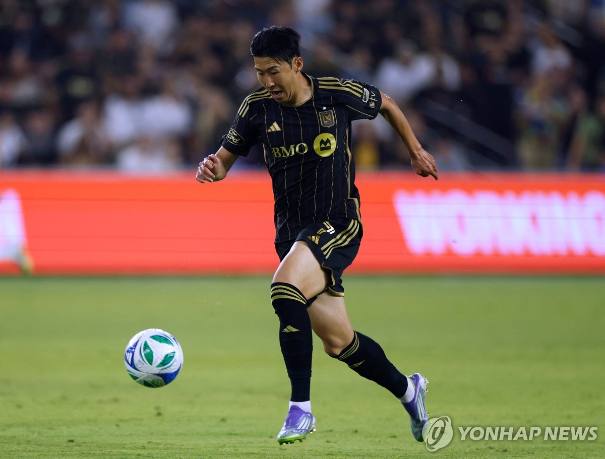 LAFC 홈 데뷔전에서 질주하는 손흥민