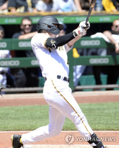 Pirates' Park Hoy-jun hits 1st home run of season in win