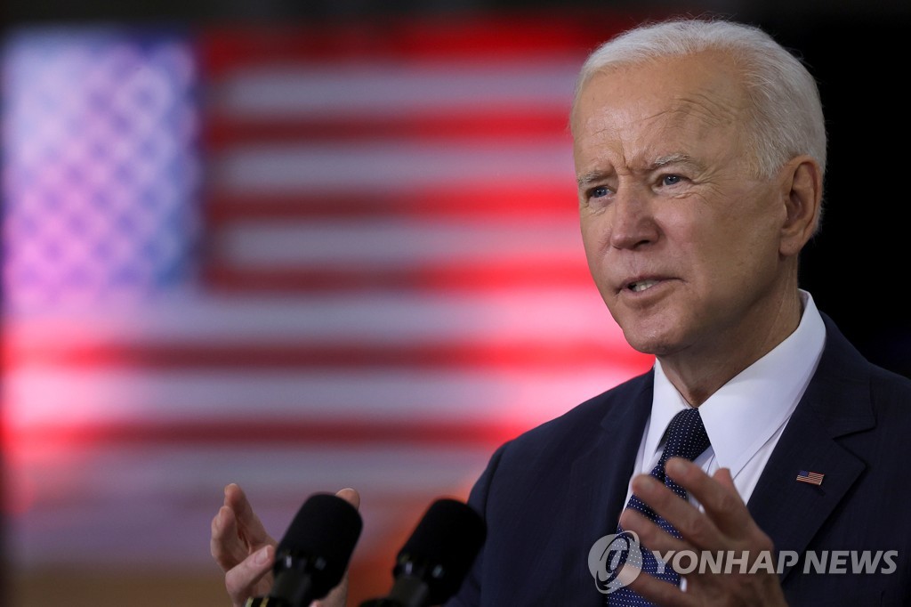 This file photo, released by Reuters on March 31, 2021, shows U.S. President Joe Biden speaking about an infrastructure plan at Carpenters Pittsburgh Training Center in Pittsburgh, Pennsylvania. (Yonhap)