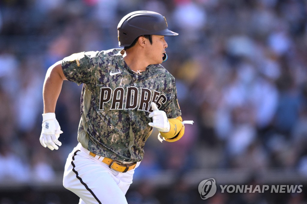 In this USA Today Sports photo via Reuters, Kim Ha-seong of the San Diego Padres rounds the bases after hitting a home run against the Chicago White Sox during the bottom of the seventh inning of a Major League Baseball regular season game at Petco Park in San Diego on Oct. 2, 2022. (Yonhap)