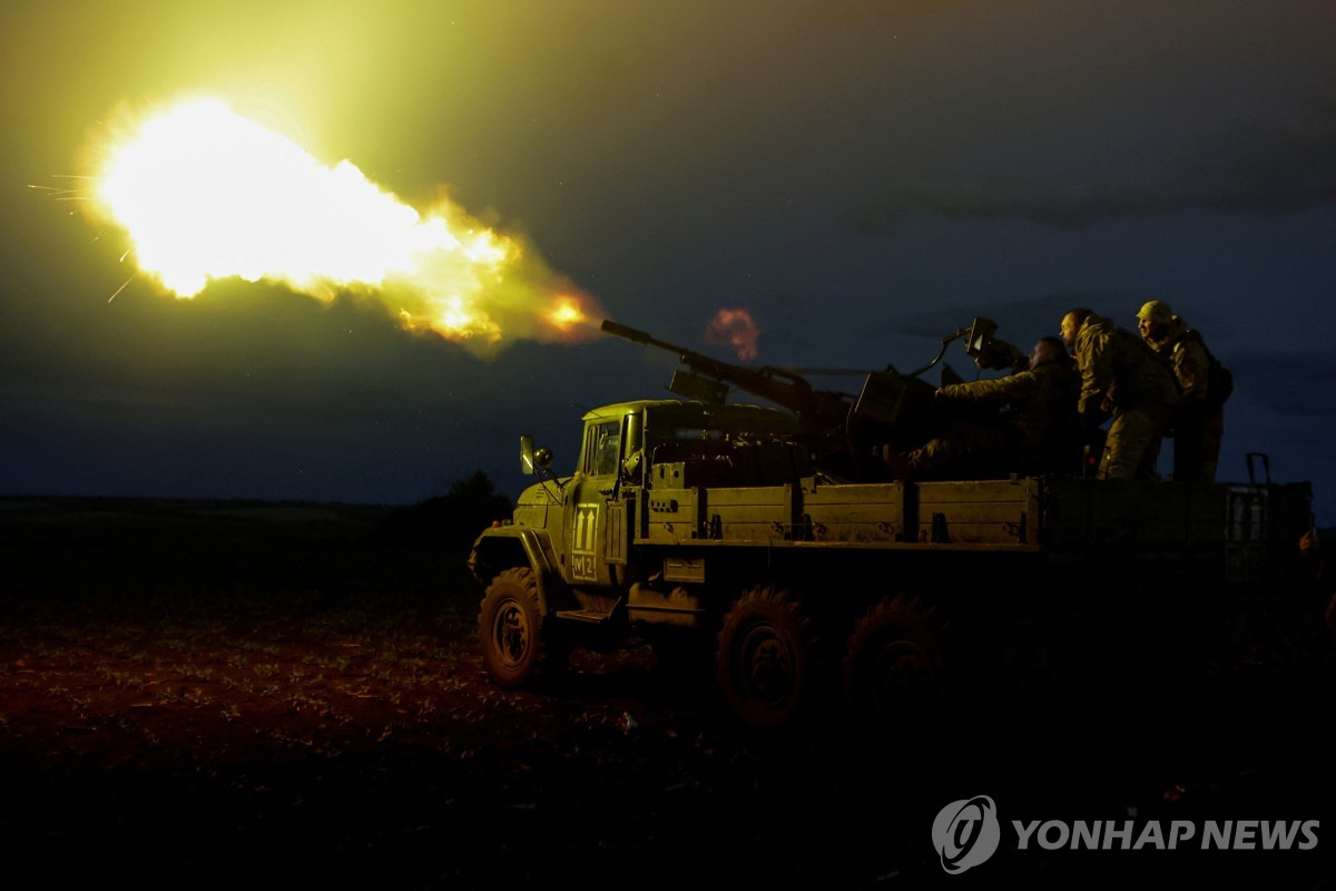 우크라, 美 무기지원 중단에 당혹…美대사관 차석 초치
