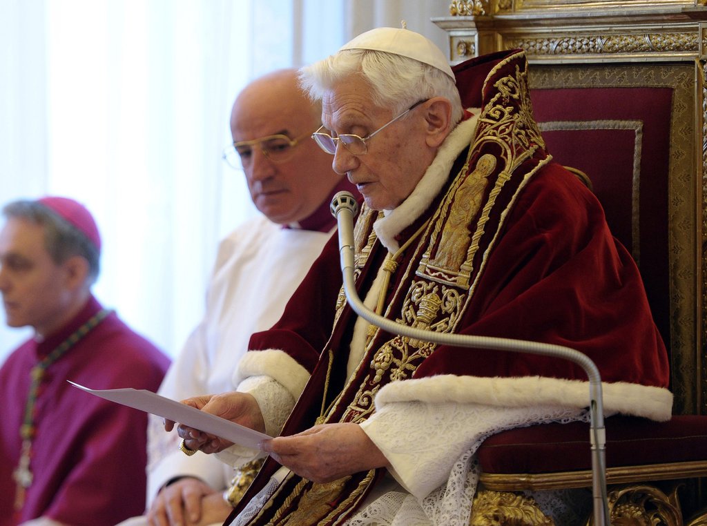 
(AP/로세르바토레 로마노=연합뉴스) 교황 베네딕토 16세(85)가 이달 28일 퇴위하겠다고 11일(현지시간) 전격 발표했다. marshal@yna.co.kr
