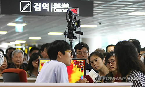 [제주공항 사람들] (23)"자칫 영화 속 일이 현실로"…감염병 차단 최일선 검역