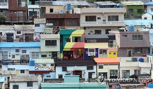 투어리즘 포비아] ⑤ 부산 감천문화마을에서 답을 얻다(끝) | 연합뉴스