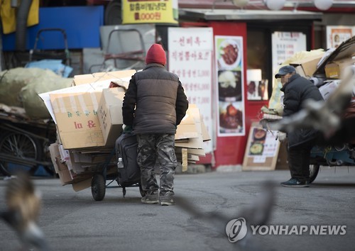 한국 노인빈곤율 30%대로 내려왔지만 85세 이상은 오히려 상승