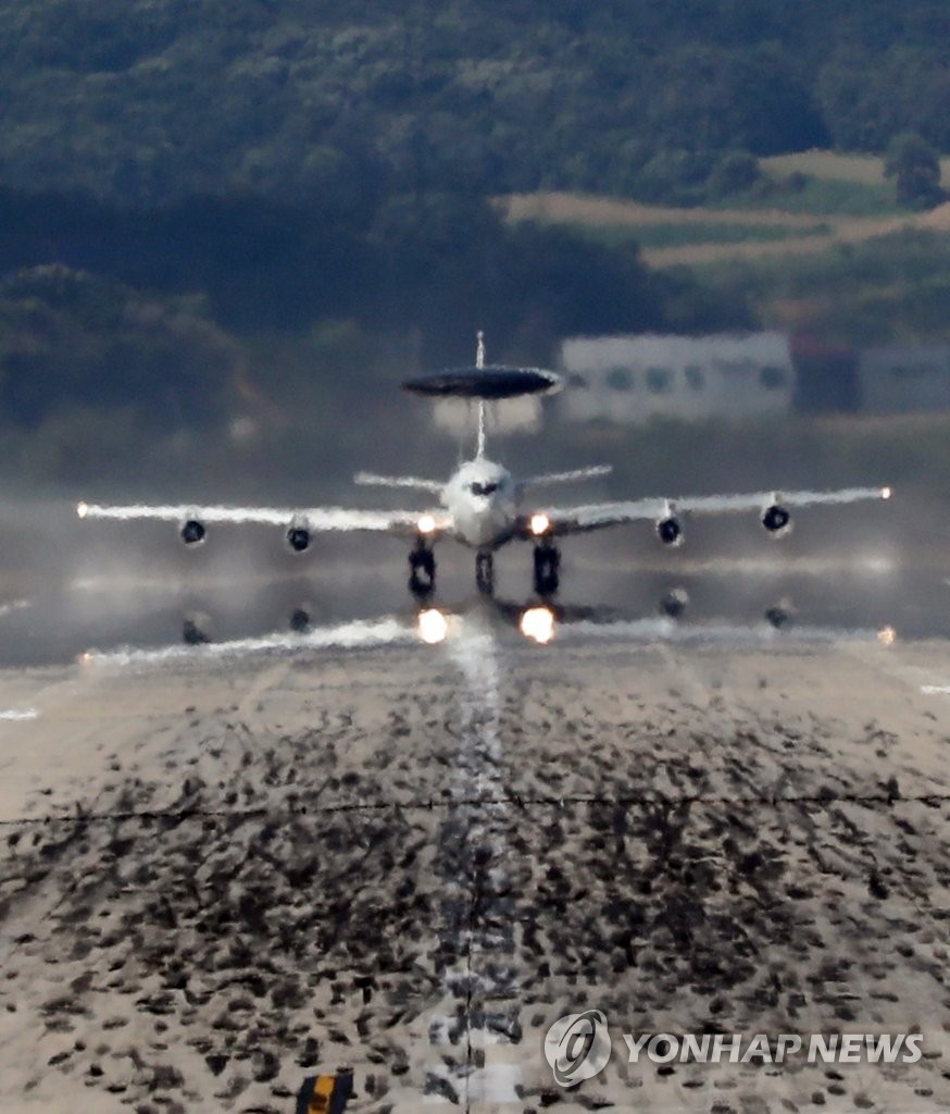 An E-3 Sentry Airborne Warning and Control System aircraft takes off from Osan Air Base in Pyeongtaek, south of Seoul, on Sept. 15, 2017. (Yonhap)