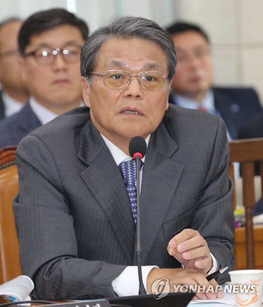 답변하는 일제강제동원피해자지원재단 이사장 | 연합뉴스