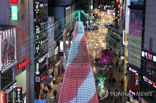 [주말 N 여행] 영남권: '기쁨 터지네 부산!'…높이 20ｍ 대형 범선 트리 점등