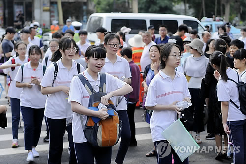 "중국 부모들도 사교육비 지출로 허리 휘어"