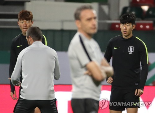 サッカー韓国代表 孫興民と黄義助がツートップ 北朝鮮戦 聯合ニュース